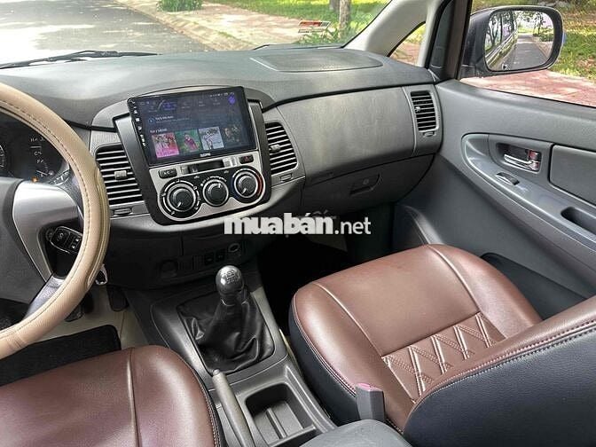 Toyota Innova 2013 Bản E Số sàn Vàng cát