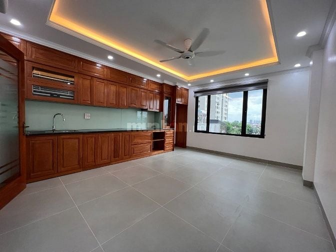 Tôi chính chủ bán nhà 32 ngõ 1 Quan Nhân 6 tầng ô tô tránh kinh doanh