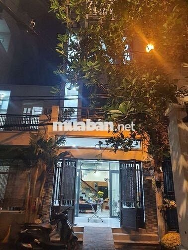 Nhà đẹp, hẻm ô tô, khu dân trí cao, buôn bán sầm uất nhất 