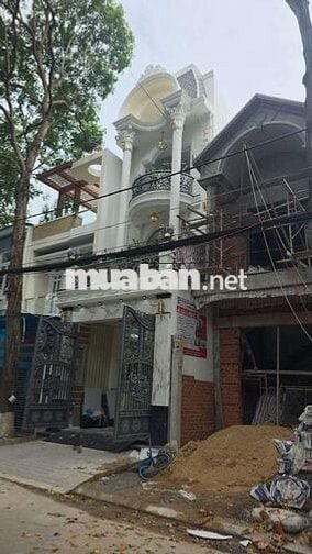 NHÀ 2 LÂU CAO CẤP - KDC HỒNG PHÁT