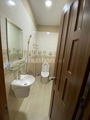Nhà cho thuê nguyên căn, đầy đủ các tiện ích xung quanh