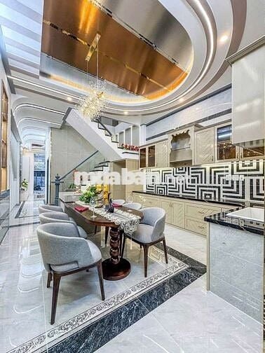 NHÀ 2 LÂU CAO CẤP - KDC HỒNG PHÁT