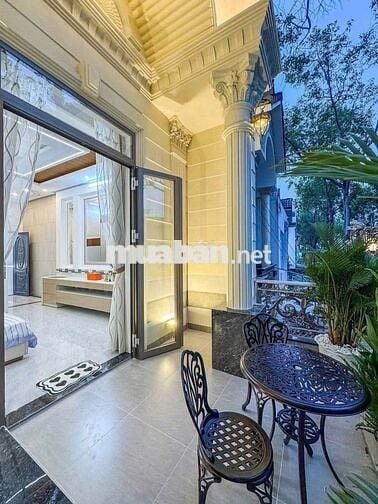 NHÀ 2 LÂU CAO CẤP - KDC HỒNG PHÁT