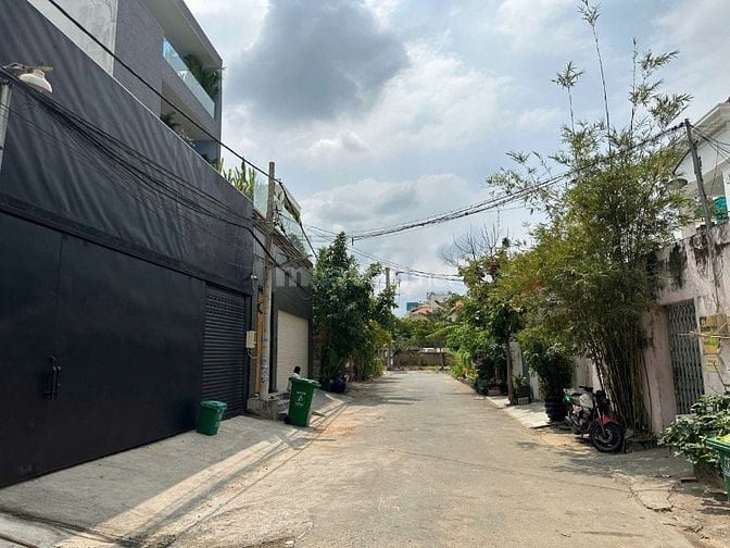 Bán khuôn đất đẹp Thảo Điền 8,5m x 17,5m vuông vức chỉ 236 triệu/m2