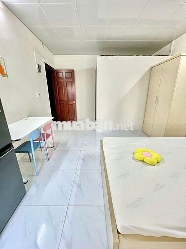 Chính chủ cho thuê 180 Nguyễn Hữu Cảnh - Ban công tách bếp 35m2