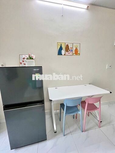 Chính chủ cho thuê 180 Nguyễn Hữu Cảnh - Ban công tách bếp 35m2