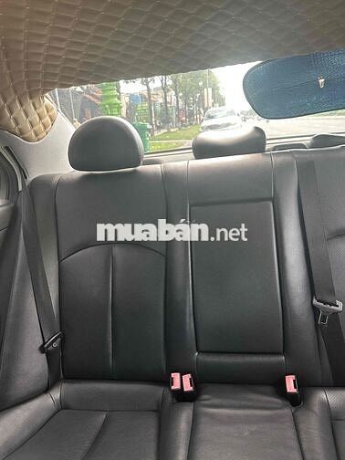 Mercedes-Benz E200 Đen Xăng