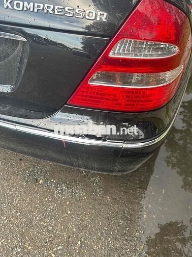 Mercedes-Benz E200 Đen Xăng