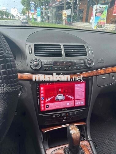 Mercedes-Benz E200 Đen Xăng