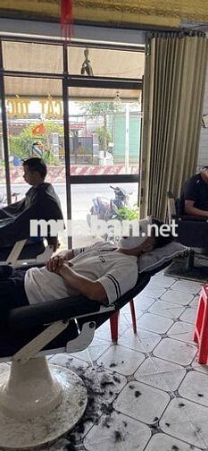 Cần sang mặt bằng tiệm tóc nam