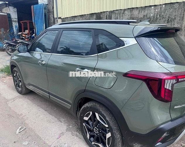 Kia Seltos 1.5 pre 2024 Xanh rêu 9000 km