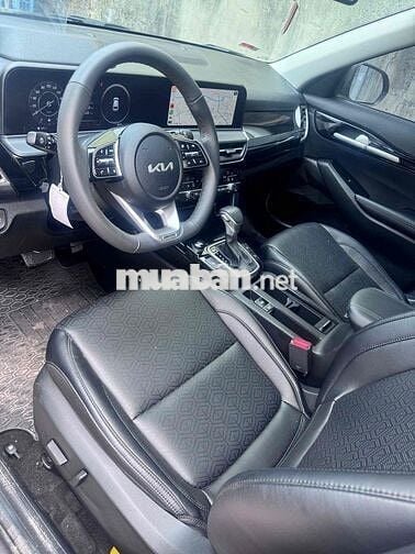 Kia Seltos 1.5 pre 2024 Xanh rêu 9000 km