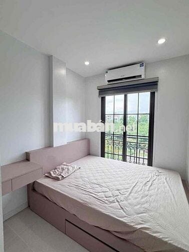Mặt phố Nguyễn Đình Hoàn 2n1k full nội thất , thoáng sáng