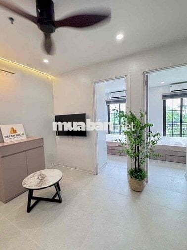 Mặt phố Nguyễn Đình Hoàn 2n1k full nội thất , thoáng sáng