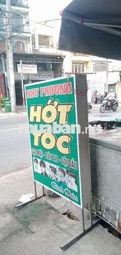 Cần sang tiệm hớt tóc Nam máy lạnh.
