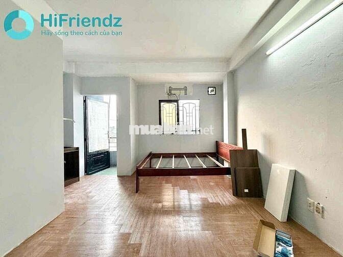 PHÒNG BAN CÔNG CỬA SỔ TRỜI FULL NỘI THẤT NGAY TỈNH LỘ 10