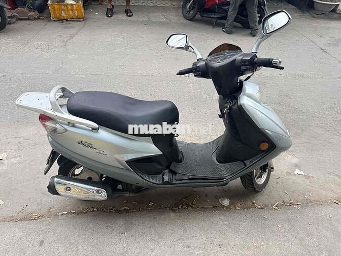 Suzuki 2023 màu Bạc đã sử dụng