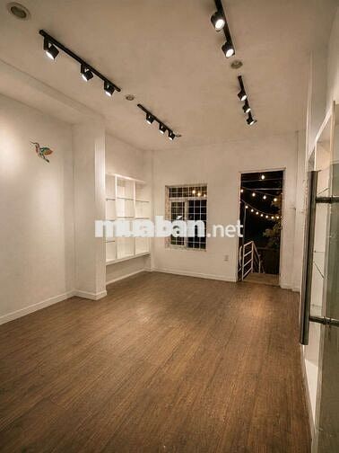 Shophouse lầu 1&2 Quận 1 trong tòa nhà kinh doanh