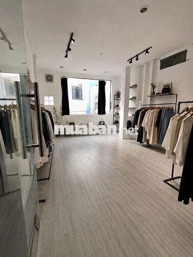 Shophouse lầu 1&2 Quận 1 trong tòa nhà kinh doanh