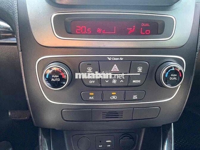 Kia Sorento 2015 Trắng Tự động 7 chỗ