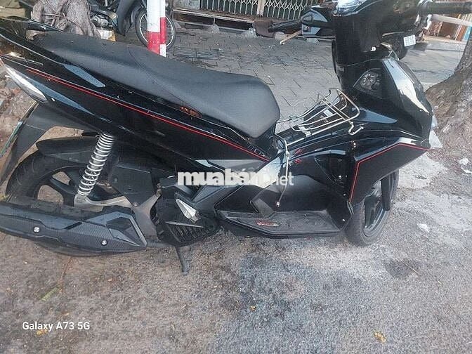 Air Blade Đen bóng có trả góp 