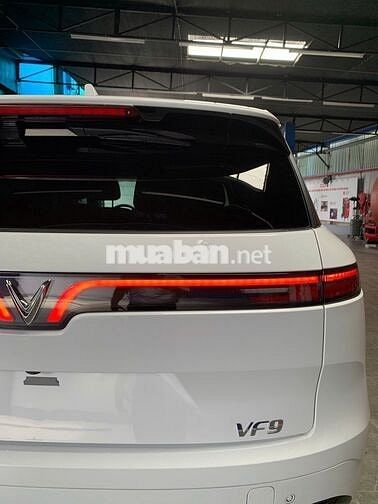 VinFast VF9 PLUS 6S 2025 Trắng 6 chỗ