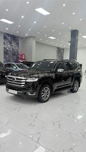 Bán Land Cruiser LC300 sản xuất 2025 siêu lướt 6000 Km.