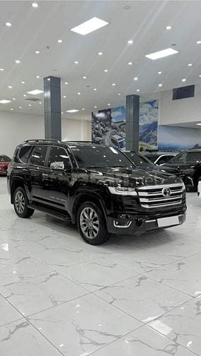 Bán Land Cruiser LC300 sản xuất 2025 siêu lướt 6000 Km.