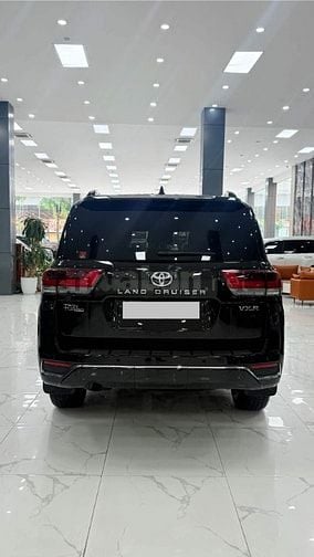 Bán Land Cruiser LC300 sản xuất 2025 siêu lướt 6000 Km.
