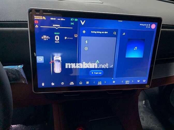 VinFast VF9 PLUS 6S 2025 Trắng 6 chỗ