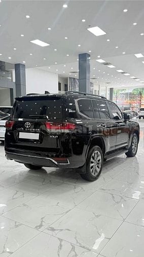 Bán Land Cruiser LC300 sản xuất 2025 siêu lướt 6000 Km.