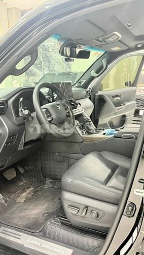 Bán Land Cruiser LC300 sản xuất 2025 siêu lướt 6000 Km.
