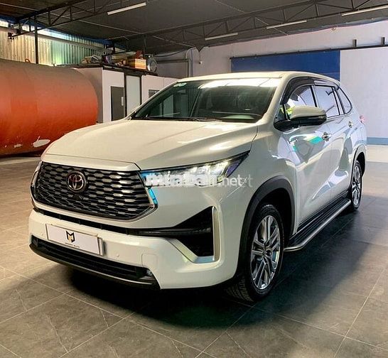 Toyota Innova Cross Hybrid 2025 Trắng