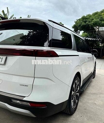 Kia Carnival Luxury 2.2D 2022 Trắng