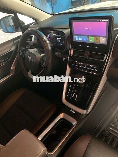 Toyota Innova Cross Hybrid 2025 Trắng