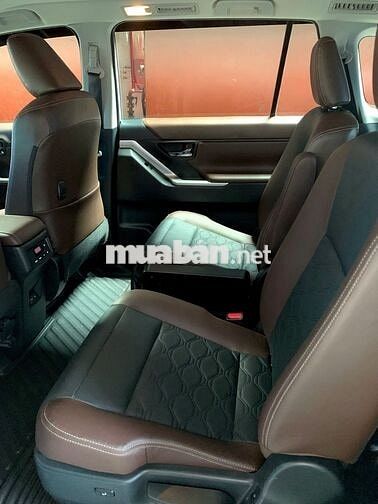 Toyota Innova Cross Hybrid 2025 Trắng