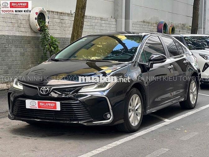 Toyota Altis 1.8G 2023 Đen 30.000 km