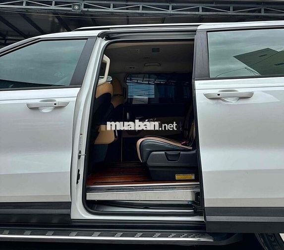 Kia Carnival Luxury 2.2D 2022 Trắng