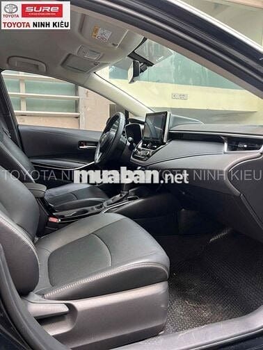Toyota Altis 1.8G 2023 Đen 30.000 km