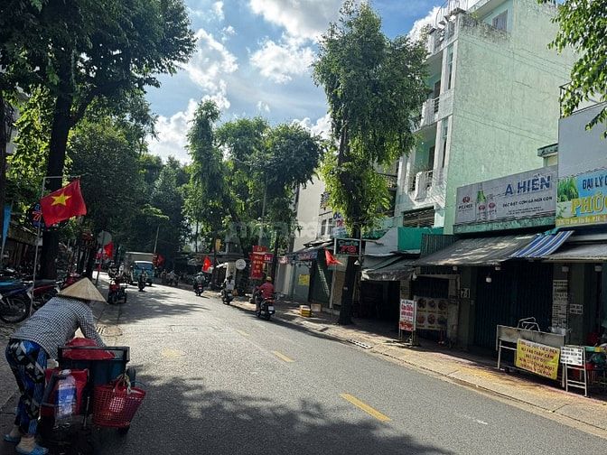 CHÍNH CHỦ BÁN NHÀ 70 VĨNH KHÁNH, DT:3,2 X 21M, CÓ HĐT THUÊ, GIÁ 11TỶ