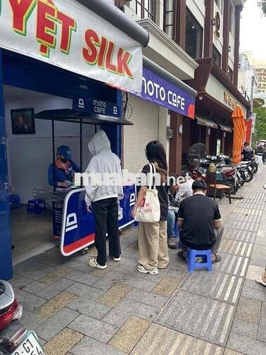 Tuyển nhân viên bán caffe take away ca sáng