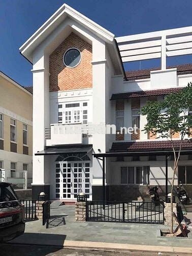 Cho Thuê Căn Nhà Khu Biệt Thự Hoàng Gia, Trung Tâm Hành Chính Dĩ An