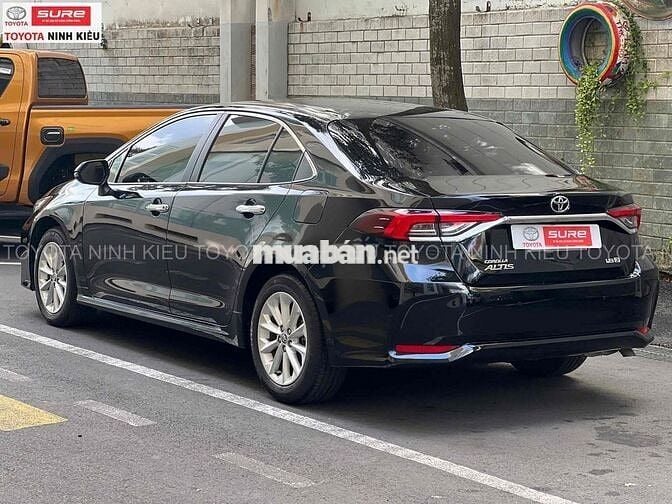 Toyota Altis 1.8G 2023 Đen 30.000 km