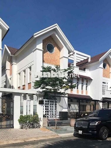 Cho Thuê Căn Nhà Khu Biệt Thự Hoàng Gia, Trung Tâm Hành Chính Dĩ An