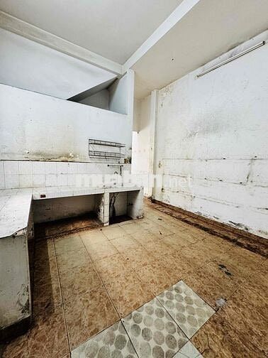 Cho thuê góc 2 MTKD Lê Thúc Hoạch. (DT: 5x16m 3 tầng). Giá: 20tr/th