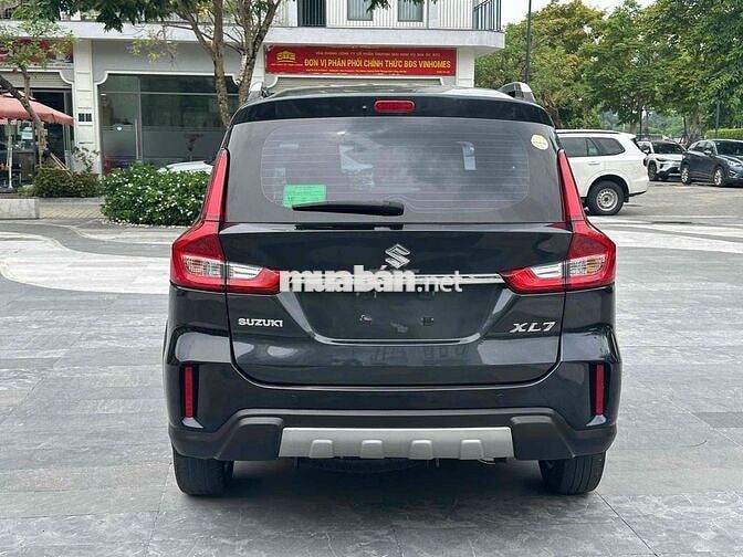 Suzuki XL7 2022 Đen 9 vạn km