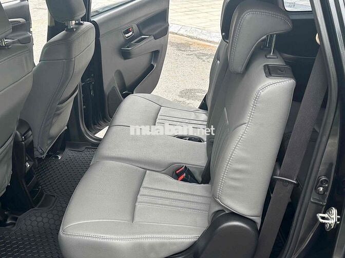 Suzuki XL7 2022 Đen 9 vạn km