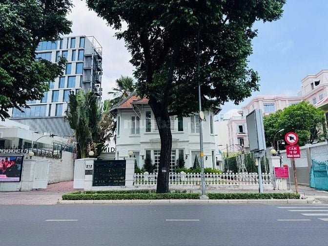 Cho thuê Biệt Thự 212 Võ Thị Sáu, P.õ Thị Sáu, Quận 3,20x25m, 260 triệ