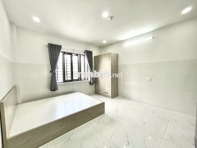 PHÒNG TRỌ QUẬN 12 ĐẸP MỚI XÂY CỬA SỔ TRỜI 25M2 GẦN IUH