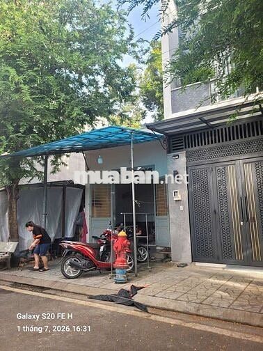 👍Cần Bán Gấp nhà cấp 4 nhà sổ hồng DT 4X17 Hẽm otô